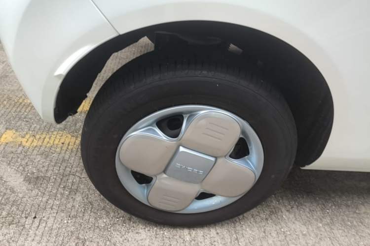Used Geely Galaxy Panda 2024 Panda Mini 200km Endurance Bear Right Rear Wheel Hub