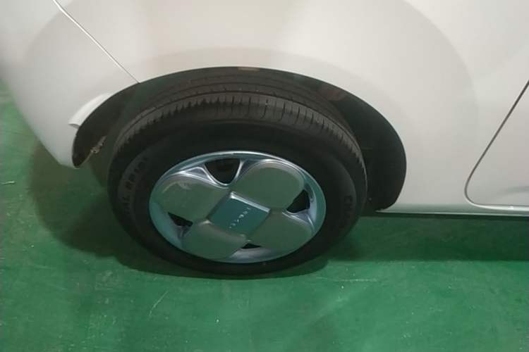 Used Geely Galaxy Panda 2024 Panda Mini 200km Endurance Bear Right Rear Wheel Hub