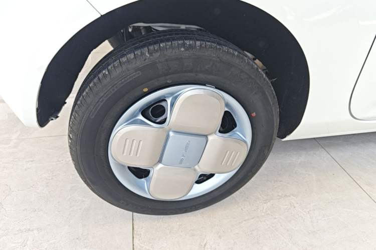 Used Geely Galaxy Panda 2024 Panda Mini 200km Endurance Bear Right Rear Wheel Hub
