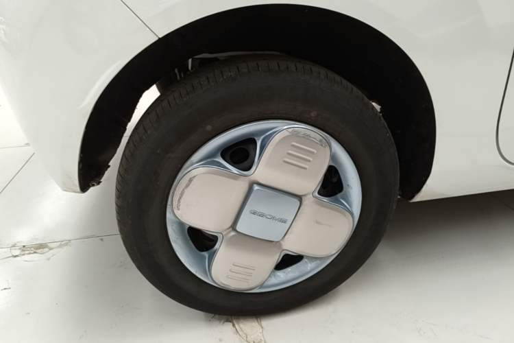 Used Geely Galaxy Panda 2024 Panda Mini 200km Endurance Bear Right Rear Wheel Hub