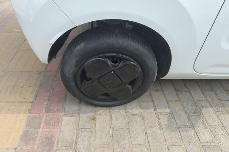 Used Geely Galaxy Panda 2024 Panda Mini 200km Endurance Bear Right Rear Wheel Hub