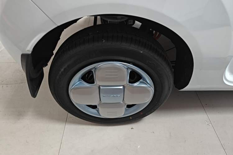 Used Geely Galaxy Panda 2024 Panda Mini 200km Endurance Bear Right Rear Wheel Hub