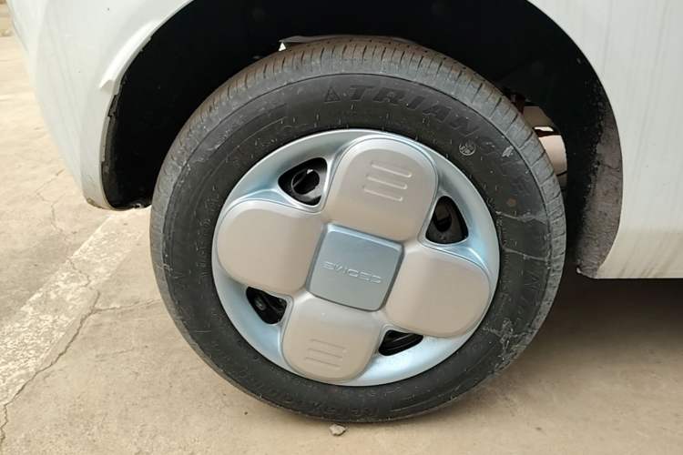 Used Geely Galaxy Panda 2024 Panda Mini 200km Endurance Bear Right Rear Wheel Hub