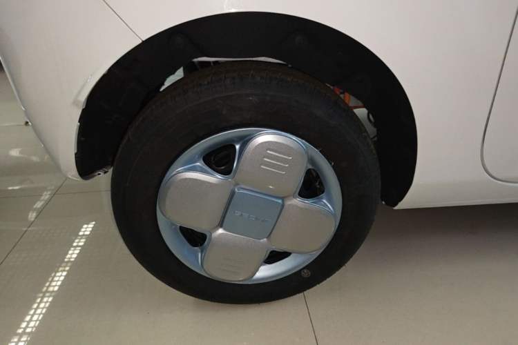 Used Geely Galaxy Panda 2024 Panda Mini 200km Endurance Bear Right Rear Wheel Hub