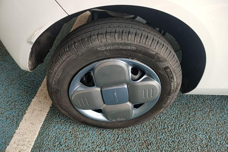 Used Geely Galaxy Panda 2024 Panda Mini 200km Dragon Edition Right Rear Wheel Hub