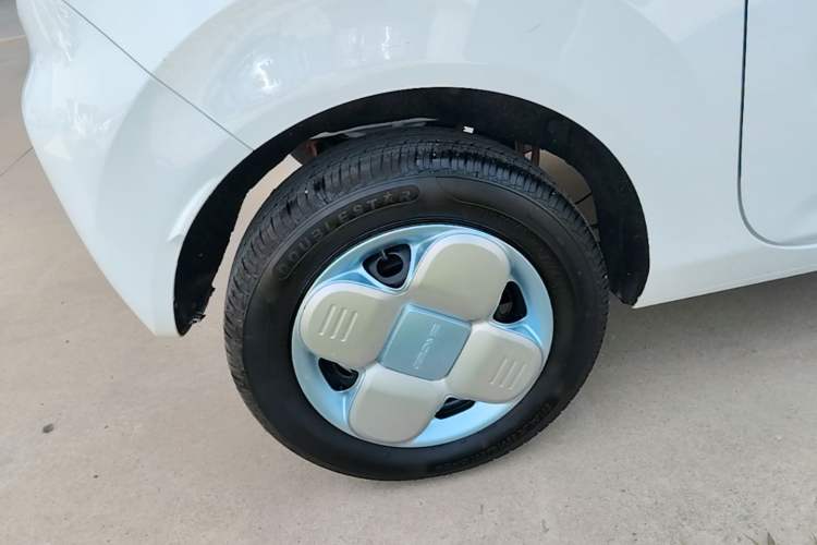 Used Geely Galaxy Panda 2024 Panda Mini 200km Endurance Bear Right Rear Wheel Hub