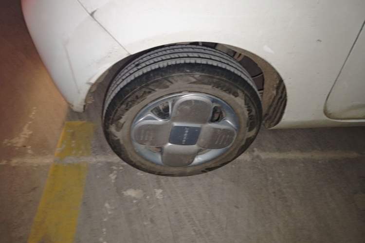 Used Geely Galaxy Panda 2024 Panda Mini 200km Endurance Bear Right Rear Wheel Hub