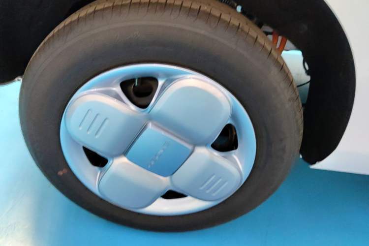 Used Geely Galaxy Panda 2024 Panda Mini 200km Endurance Bear Right Rear Wheel Hub