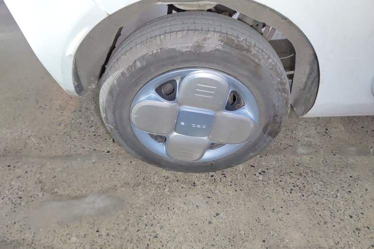 Used Geely Galaxy Panda 2024 Panda Mini 200km Endurance Bear Right Rear Wheel Hub