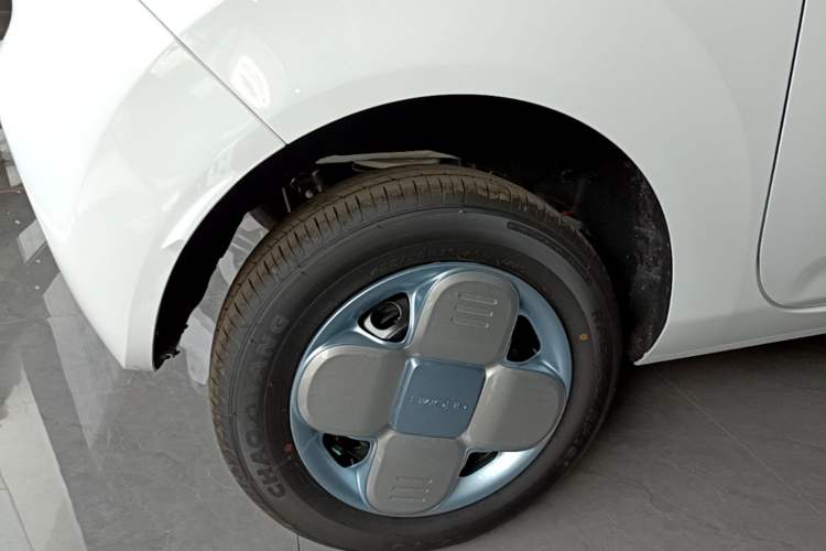 Used Geely Galaxy Panda 2024 Panda Mini 200km Endurance Bear Right Rear Wheel Hub