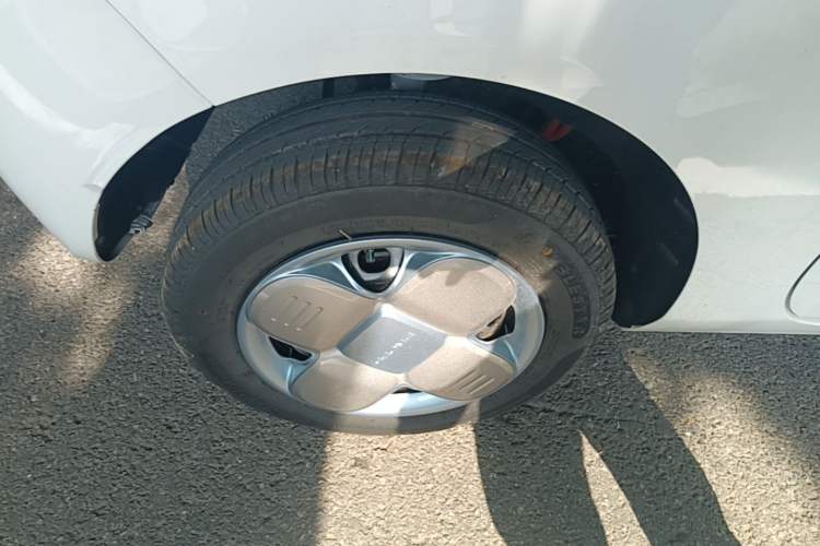 Used Geely Galaxy Panda 2024 Panda Mini 200km Endurance Bear Right Rear Wheel Hub