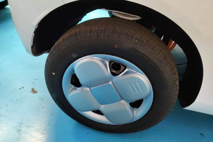Used Geely Galaxy Panda 2024 Panda Mini 200km Endurance Bear Right Rear Wheel Hub