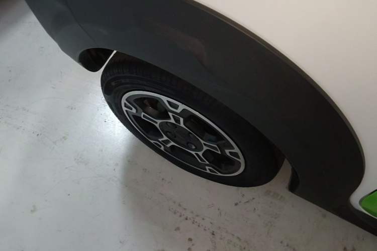 Used Geely Galaxy Panda 2024 200km Panda Rider Right Rear Wheel Hub