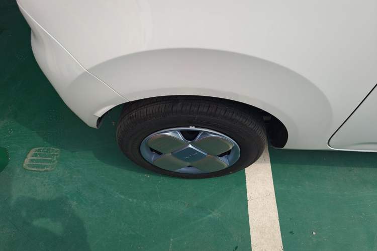 Used Geely Galaxy Panda 2024 Panda Mini 200km Endurance Bear Right Rear Wheel Hub