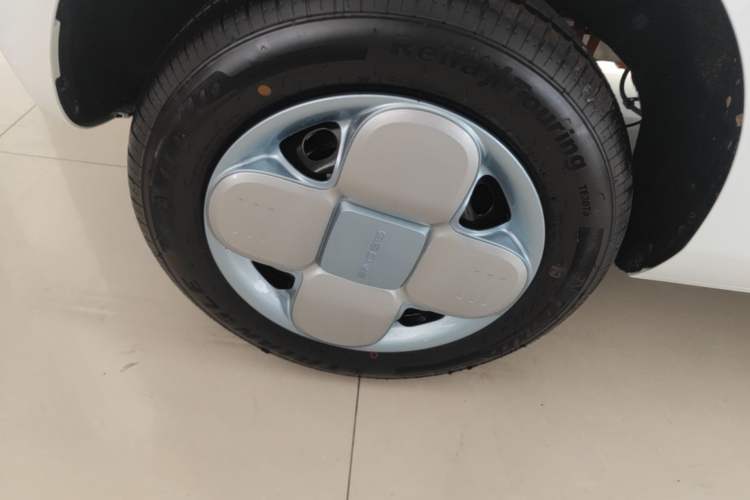 Used Geely Galaxy Panda 2024 Panda Mini 200km Endurance Bear Right Rear Wheel Hub