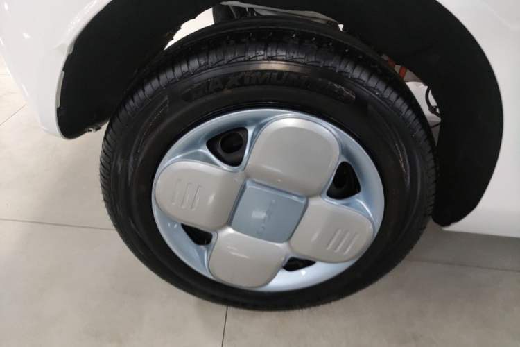 Used Geely Galaxy Panda 2024 Panda Mini 200km Endurance Bear Right Rear Wheel Hub
