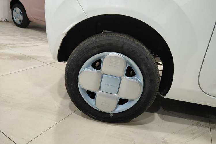 Used Geely Galaxy Panda 2024 Panda Mini 200km Endurance Bear Right Rear Wheel Hub