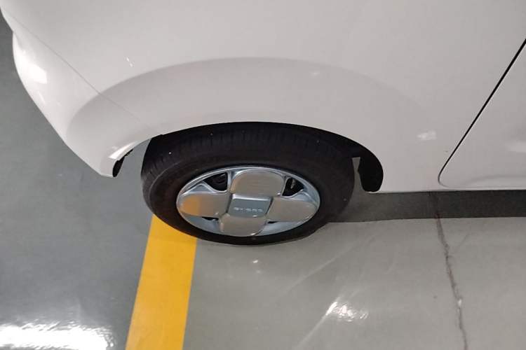 Used Geely Galaxy Panda 2024 Panda Mini 200km Longteng PRO Edition Right Rear Wheel Hub