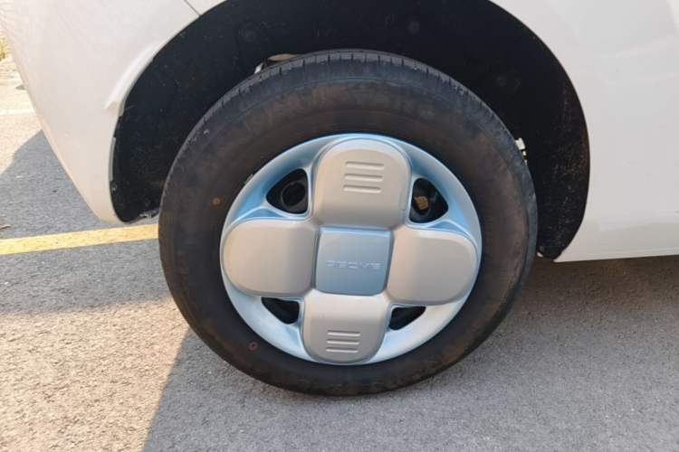 Used Geely Galaxy Panda 2024 Panda Mini 200km Endurance Bear Right Rear Wheel Hub