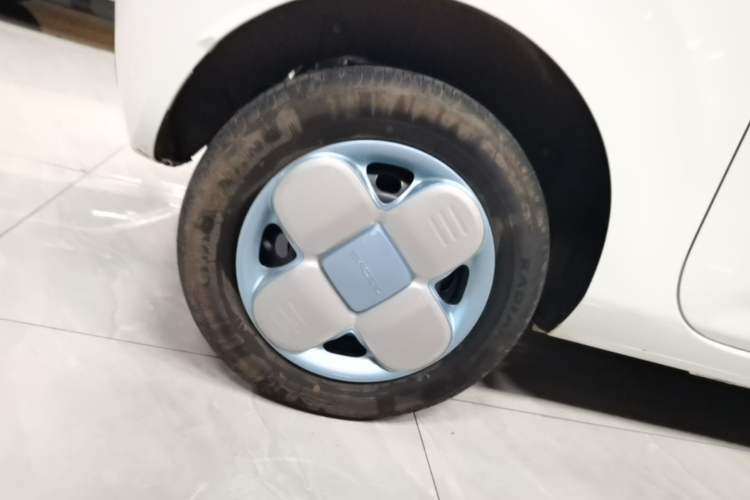 Used Geely Galaxy Panda 2024 Panda Mini 200km Endurance Bear Right Rear Wheel Hub