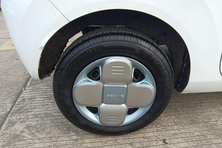 Used Geely Galaxy Panda 2024 Panda Mini 200km Longteng PRO Edition Right Rear Wheel Hub