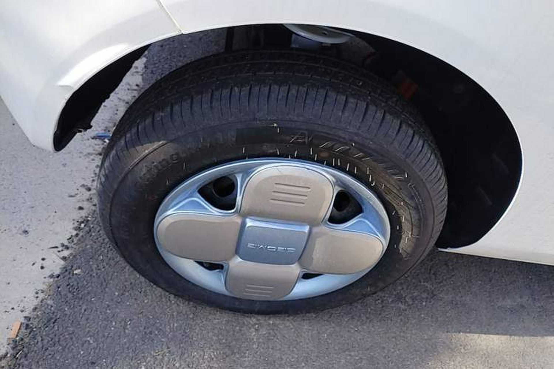 Used Geely Galaxy Panda 2024 Panda Mini 200km Endurance Bear Right Rear Wheel Hub