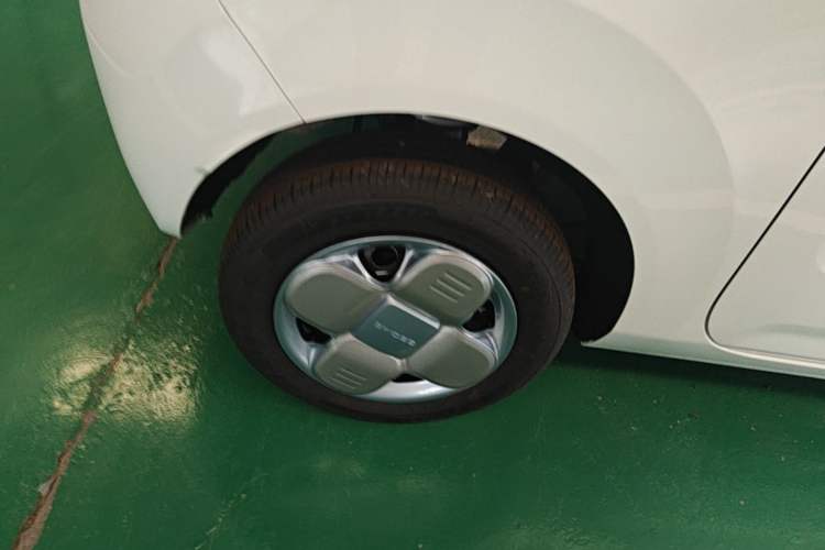 Used Geely Galaxy Panda 2024 Panda Mini 200km Longteng PRO Edition Right Rear Wheel Hub