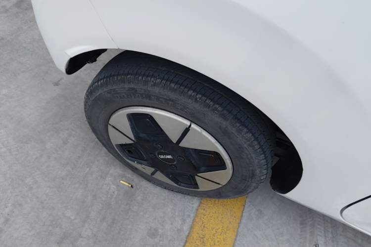 Used Geely Galaxy Panda 2024 Panda Mini 200km Endurance Bear Right Rear Wheel Hub