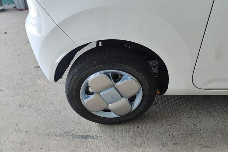 Used Geely Galaxy Panda 2024 Panda Mini 200km Endurance Bear Right Rear Wheel Hub