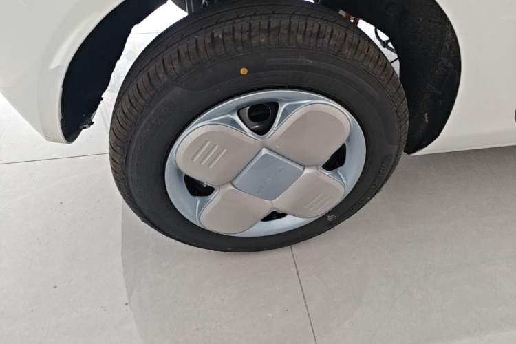 Used Geely Galaxy Panda 2024 Panda Mini 200km Endurance Bear Right Rear Wheel Hub