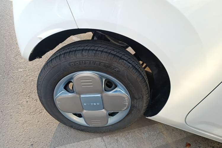 Used Geely Galaxy Panda 2024 Panda Mini 200km Longteng PRO Edition Right Rear Wheel Hub