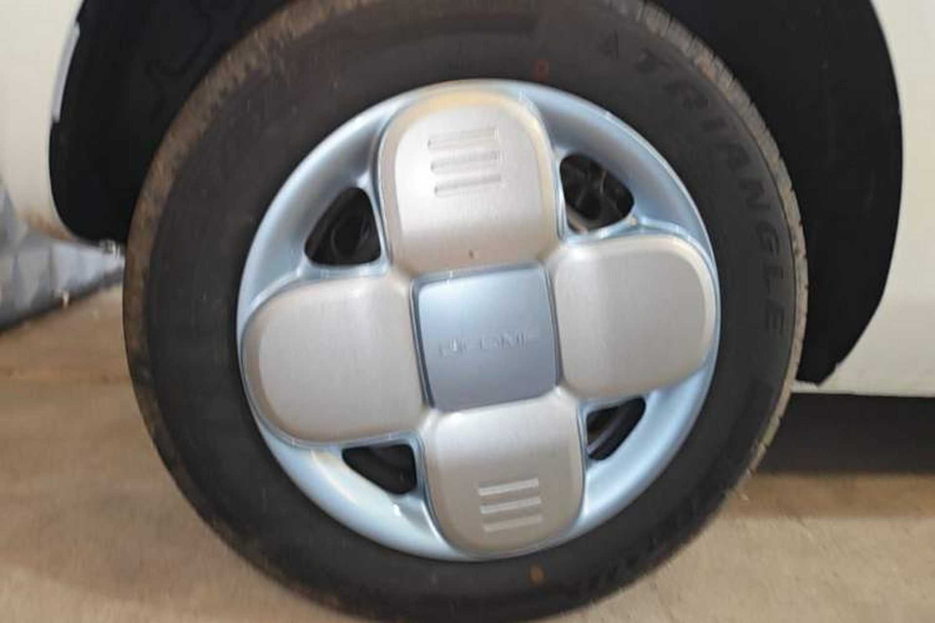 Used Geely Galaxy Panda 2024 Panda Mini 200km Endurance Bear Right Rear Wheel Hub