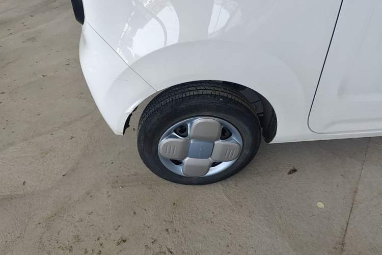 Used Geely Galaxy Panda 2024 Panda Mini 200km Endurance Bear Right Rear Wheel Hub