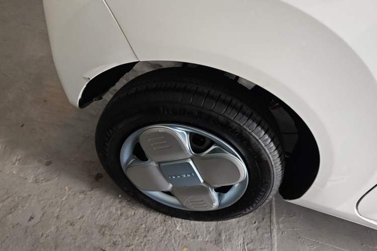 Used Geely Galaxy Panda 2024 Panda Mini 200km Endurance Bear Right Rear Wheel Hub