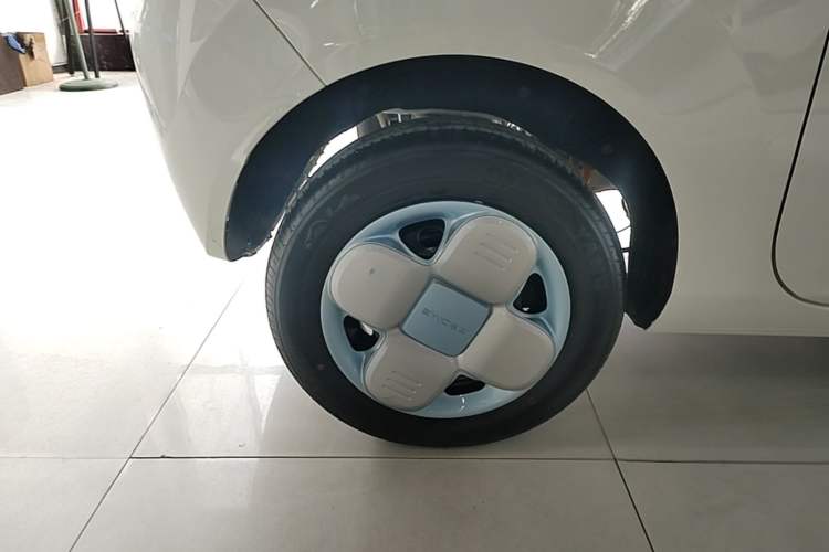 Used Geely Galaxy Panda 2024 Panda Mini 200km Endurance Bear Right Rear Wheel Hub