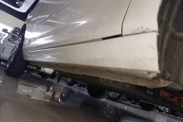 Used Geely Galaxy Panda 2024 Panda Mini 200km Endurance Bear Right Side Sill