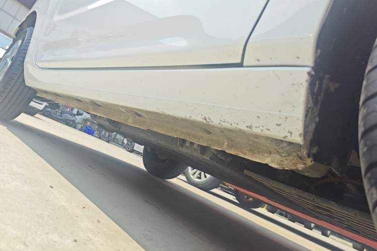 Used Geely Galaxy Panda 2024 Panda Mini 200km Endurance Bear Right Side Sill