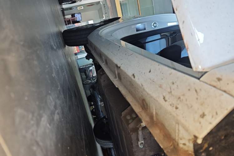 Used Geely Galaxy Panda 2024 Panda Mini 200km Endurance Bear Right Side Sill