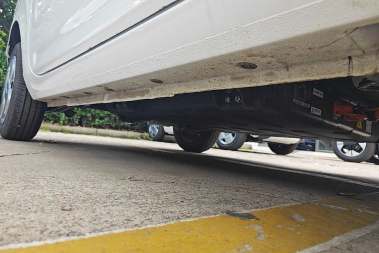 Used Geely Galaxy Panda 2024 Panda Mini 200km Endurance Bear Right Side Sill
