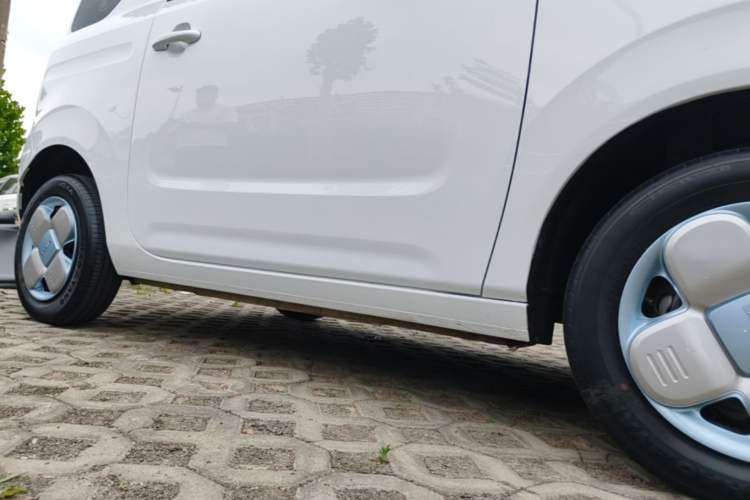 Used Geely Galaxy Panda 2024 Panda Mini 200km Endurance Bear Right Side Sill