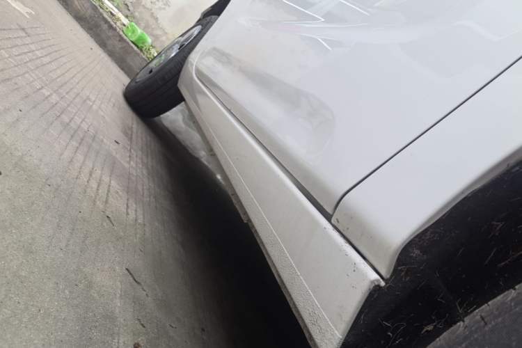 Used Geely Galaxy Panda 2024 Panda Mini 200km Endurance Bear Right Side Sill
