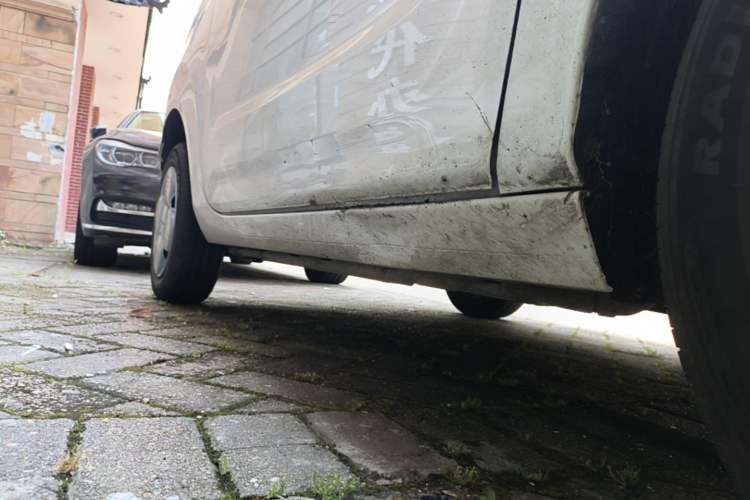 Used Geely Galaxy Panda 2024 Panda Mini 200km Endurance Bear Right Side Sill