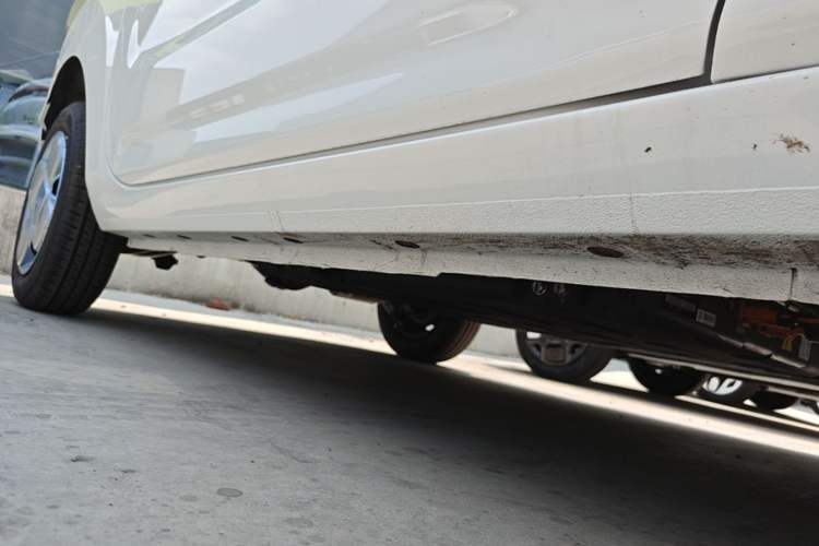 Used Geely Galaxy Panda 2024 Panda Mini 200km Endurance Bear Right Side Sill