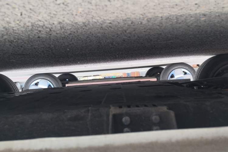 Used Geely Galaxy Panda 2024 Panda Mini 200km Endurance Bear Right Side Sill
