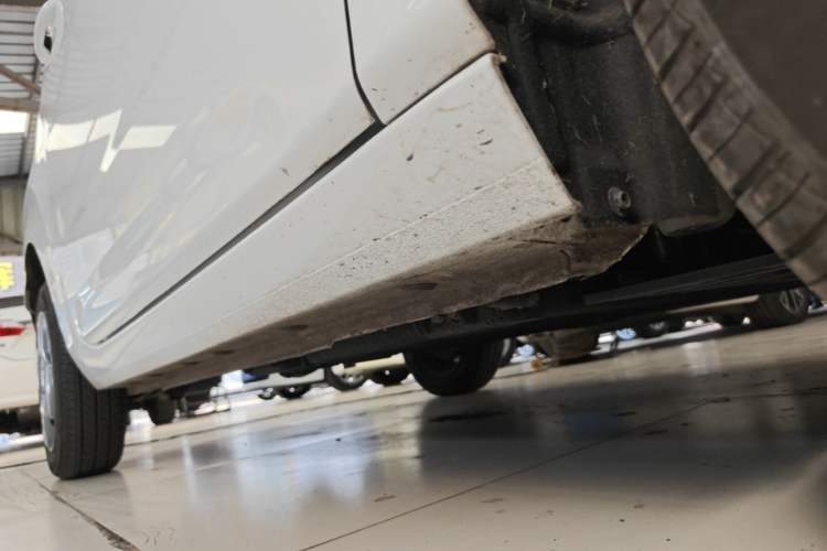 Used Geely Galaxy Panda 2024 Panda Mini 200km Endurance Bear Right Side Sill