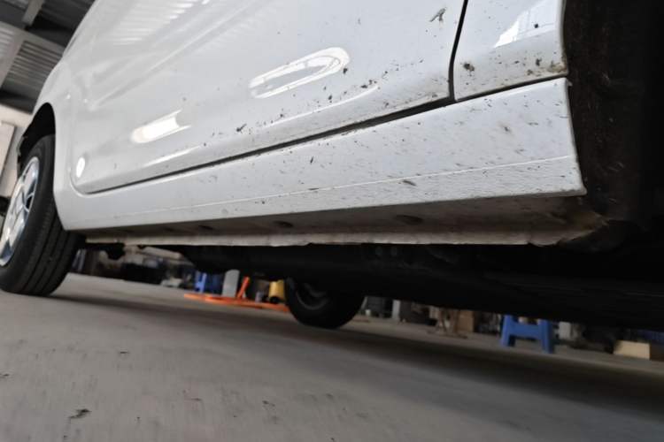 Used Geely Galaxy Panda 2024 Panda Mini 200km Endurance Bear Right Side Sill
