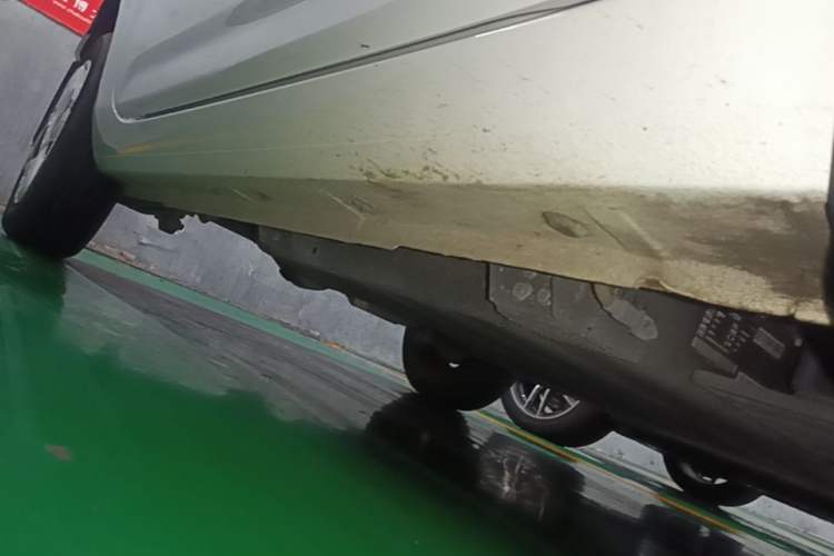 Used Geely Galaxy Panda 2024 Facelifted Panda Mini 200km Dragon Edition Right Side Sill