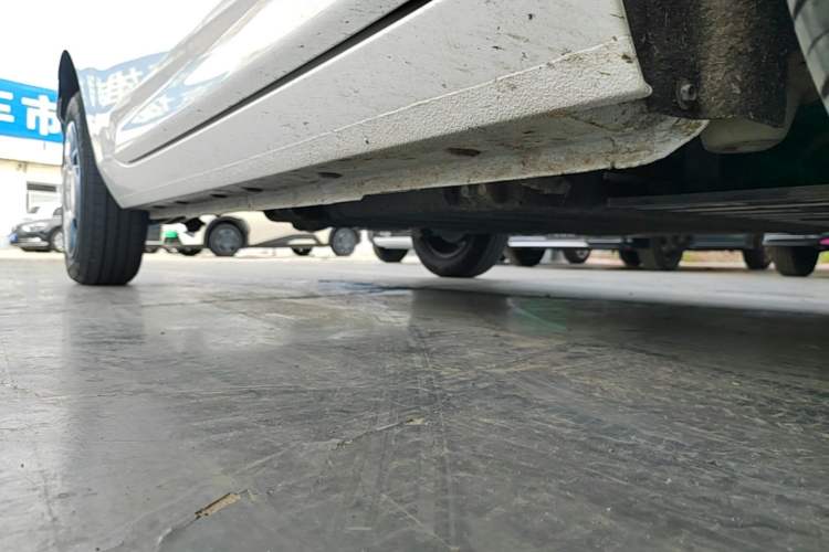Used Geely Galaxy Panda 2024 Panda Mini 200km Endurance Bear Right Side Sill