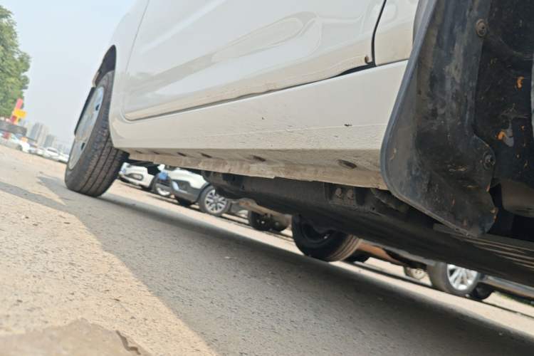 Used Geely Galaxy Panda 2024 Panda Mini 200km Endurance Bear Right Side Sill