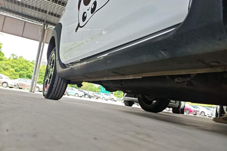 Used Geely Galaxy Panda 2024 200km Panda Rider Right Side Sill